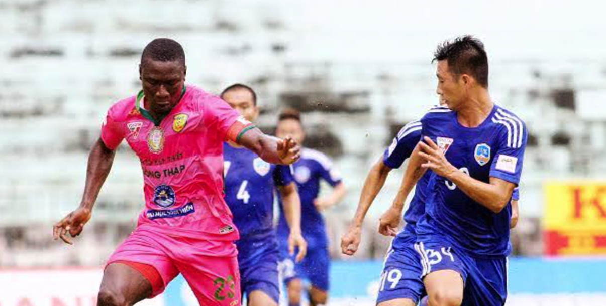 Them 2 pha vao bong triet ha doi phuong o V.League hinh anh