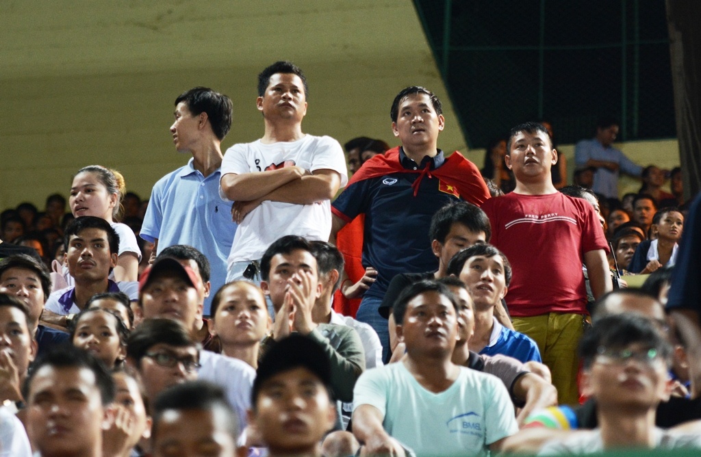 CĐV Campuchia đến kín sân ảnh 5 CDV Campuchia den kin san anh 5