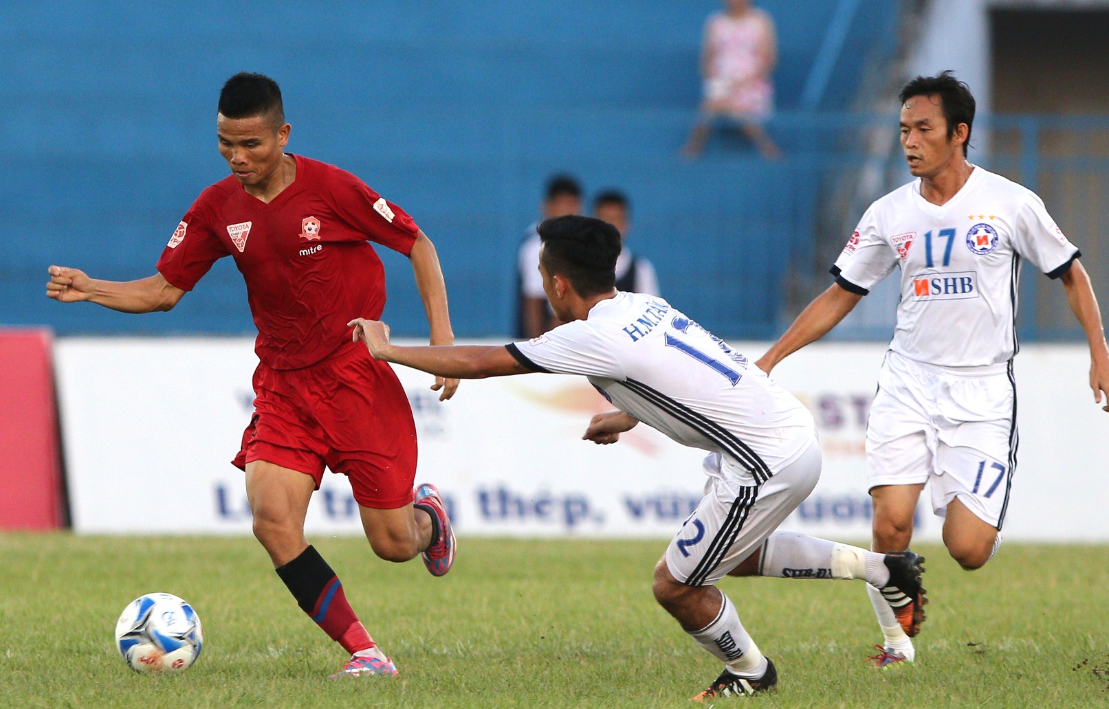 CDV lao xuong san V.League anh 4