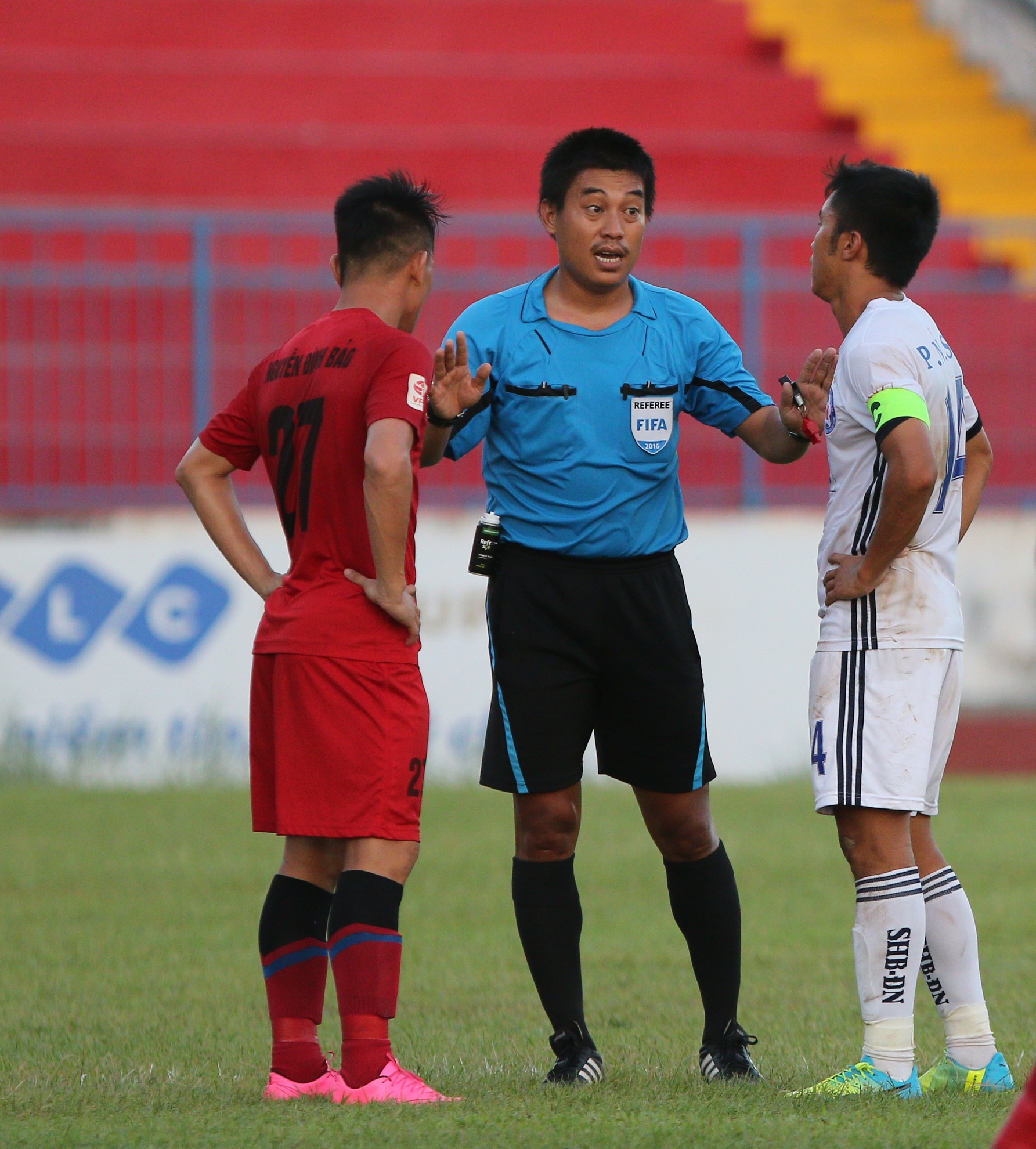 CDV lao xuong san V.League anh 5