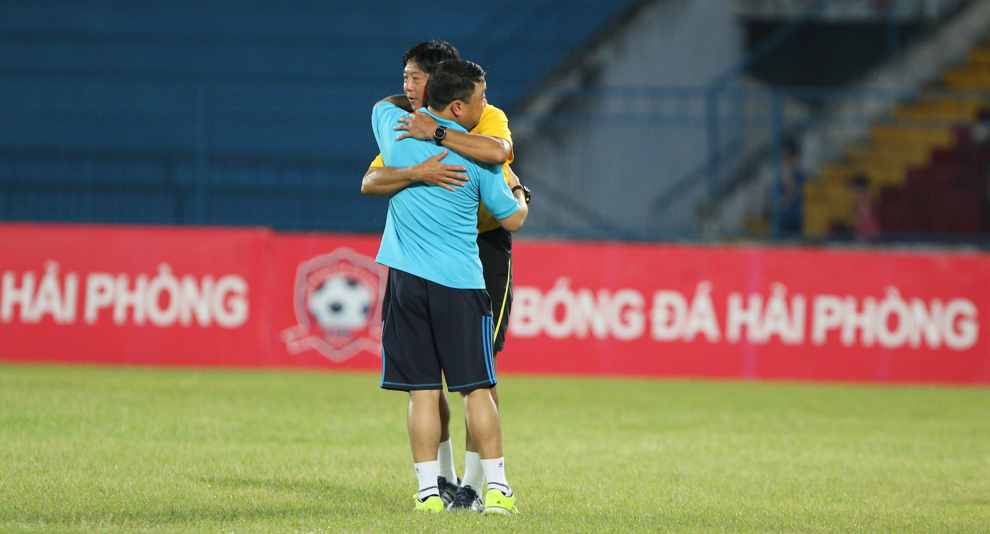 CDV lao xuong san V.League anh 10