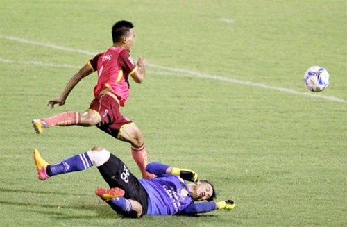 Buu Ngoc bi treo gio 4 tran vi pha vao bong tho bao hinh anh