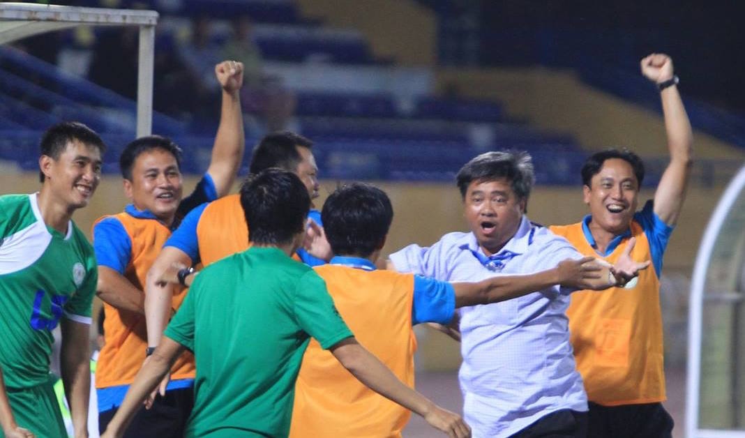 CLB TP HCM thang hang V.League 2017 truoc 3 vong dau hinh anh