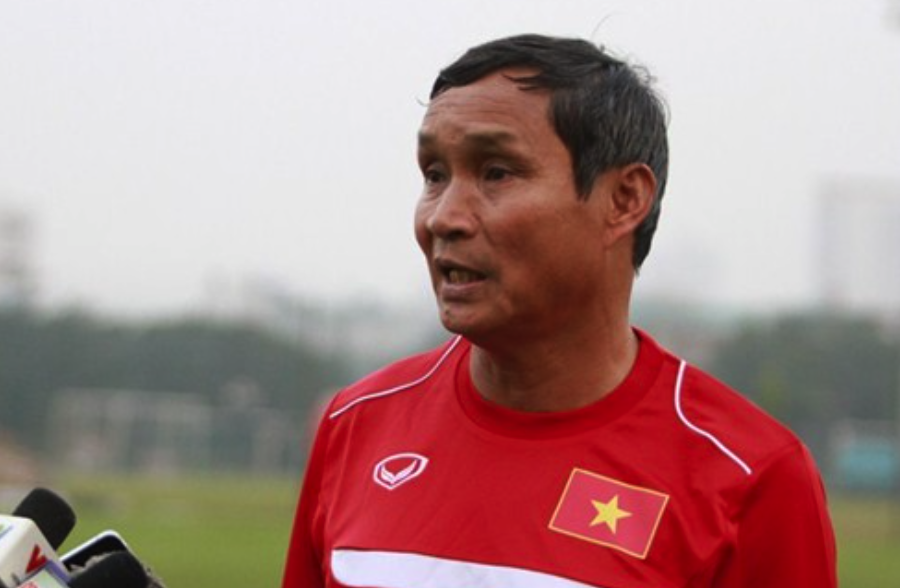 HLV Mai Duc Chung: 'Trong tai ep chung toi ca tran' hinh anh