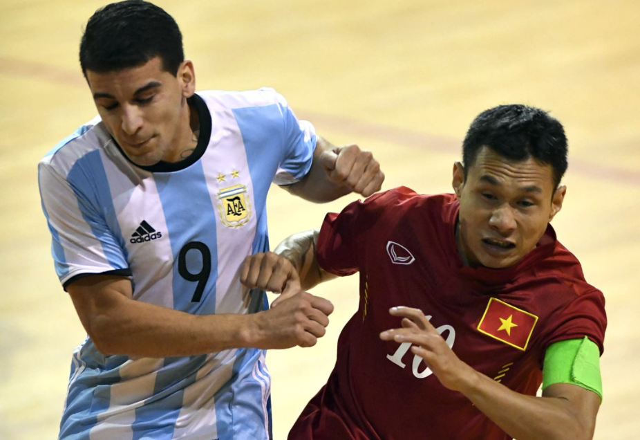 Dan truoc 2 ban, tuyen Viet Nam thua nguoc Argentina hinh anh