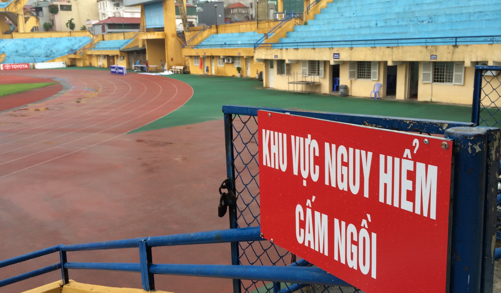 San hang Day nut gay anh 1