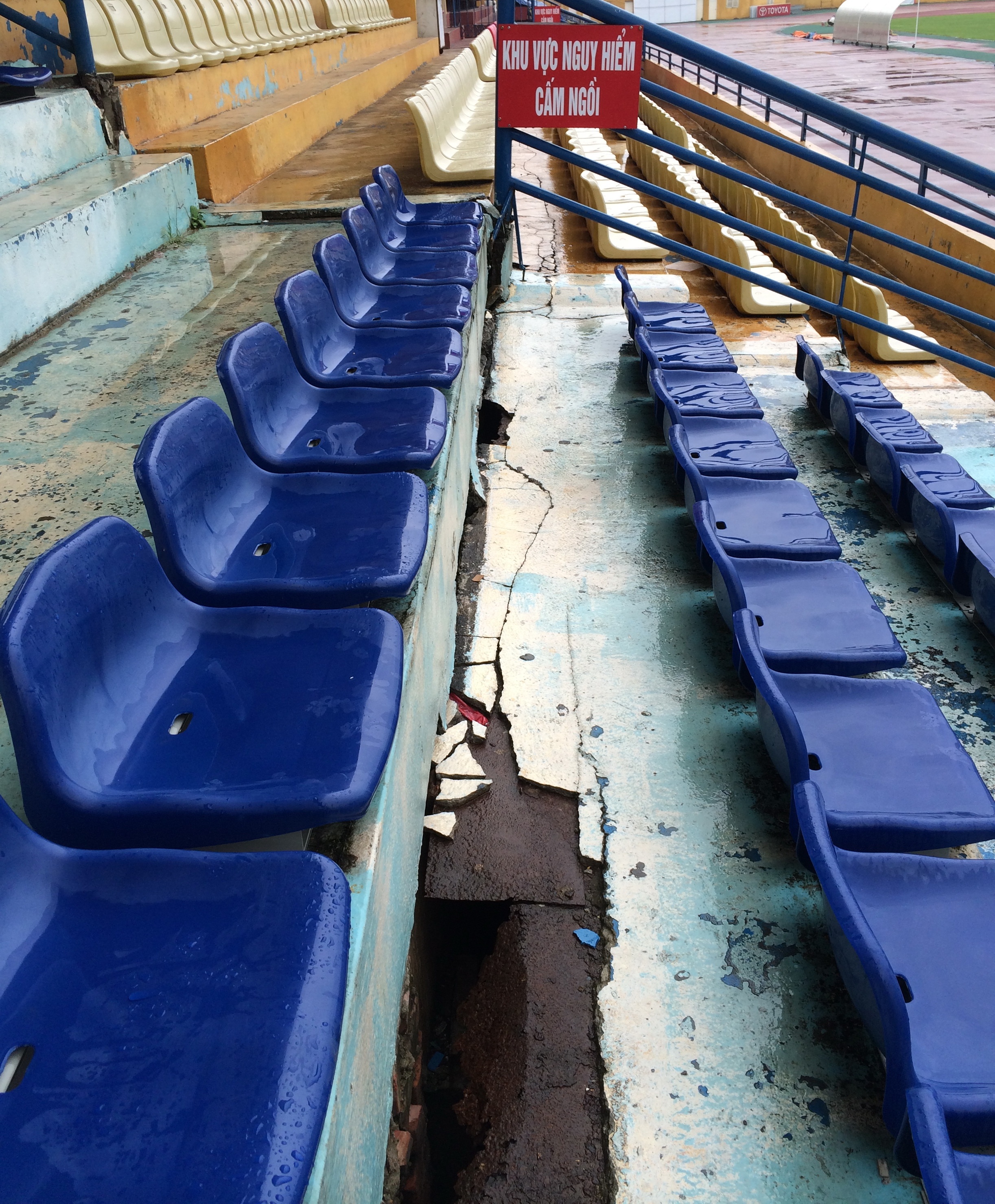 San Hang Day xuat hien vet nut anh 2