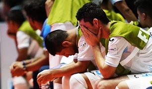 Cau thu Guatemala om mat tiec nuoi sau tran thua Viet Nam hinh anh