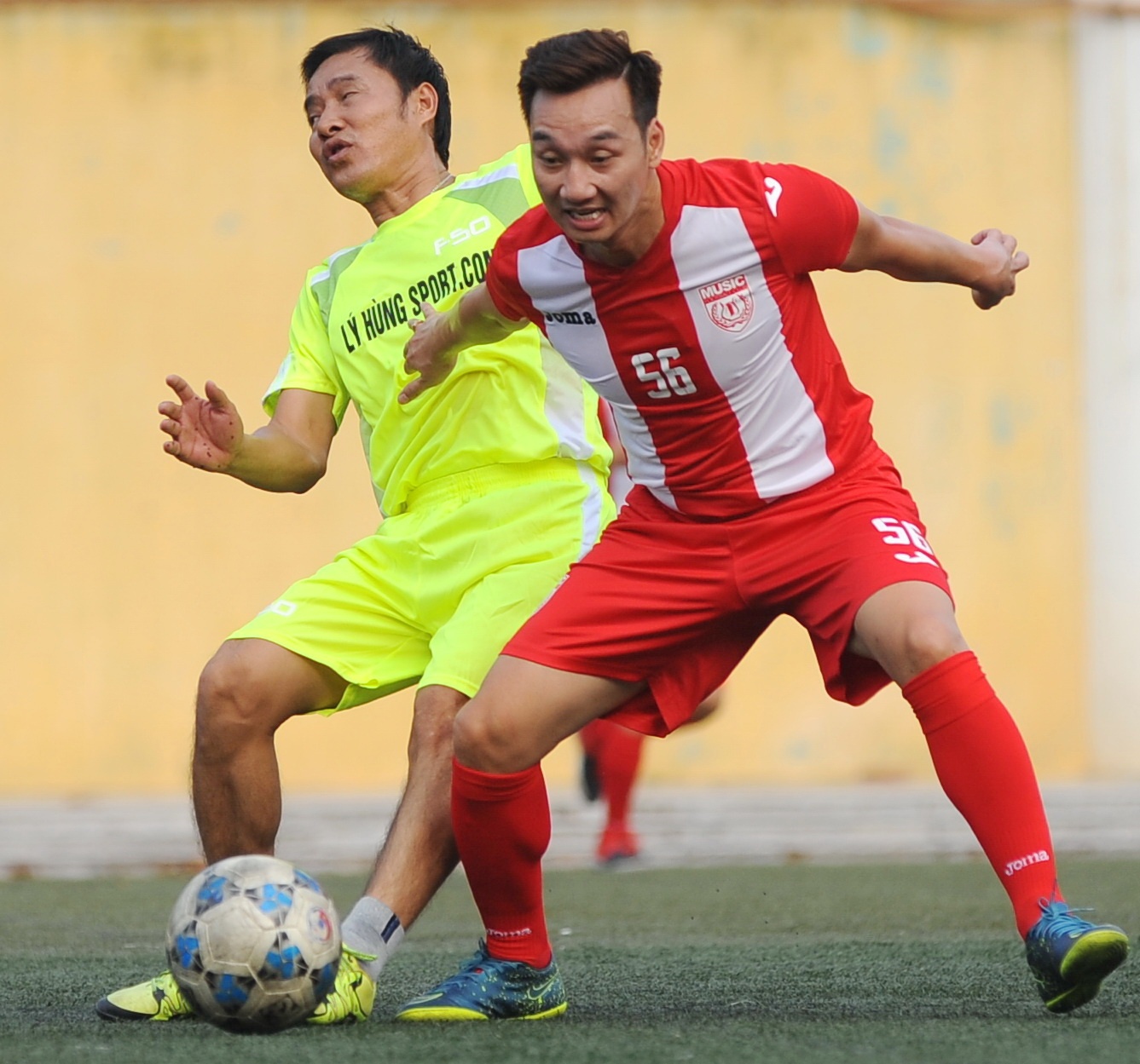 Tuan Hung ghi ban anh 4