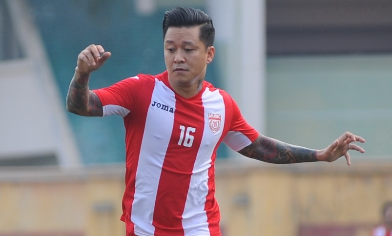 Tuan Hung ghi ban dep mat o tran dau tu thien hinh anh