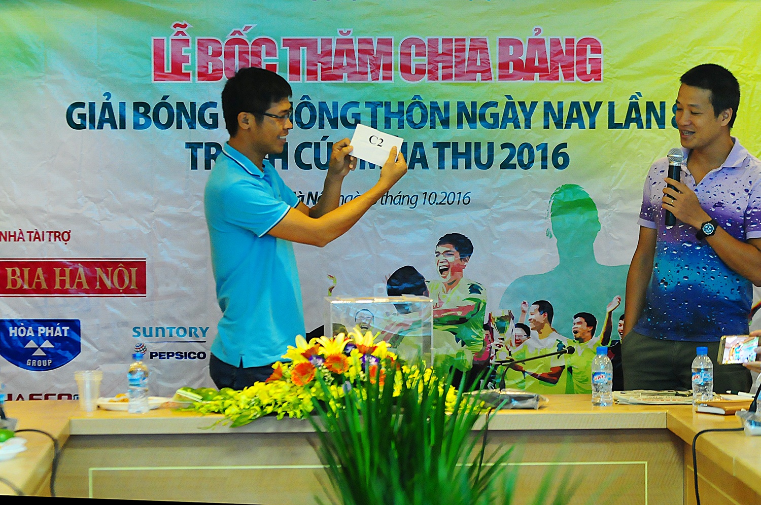 16 bao tranh cup mua thu anh 1