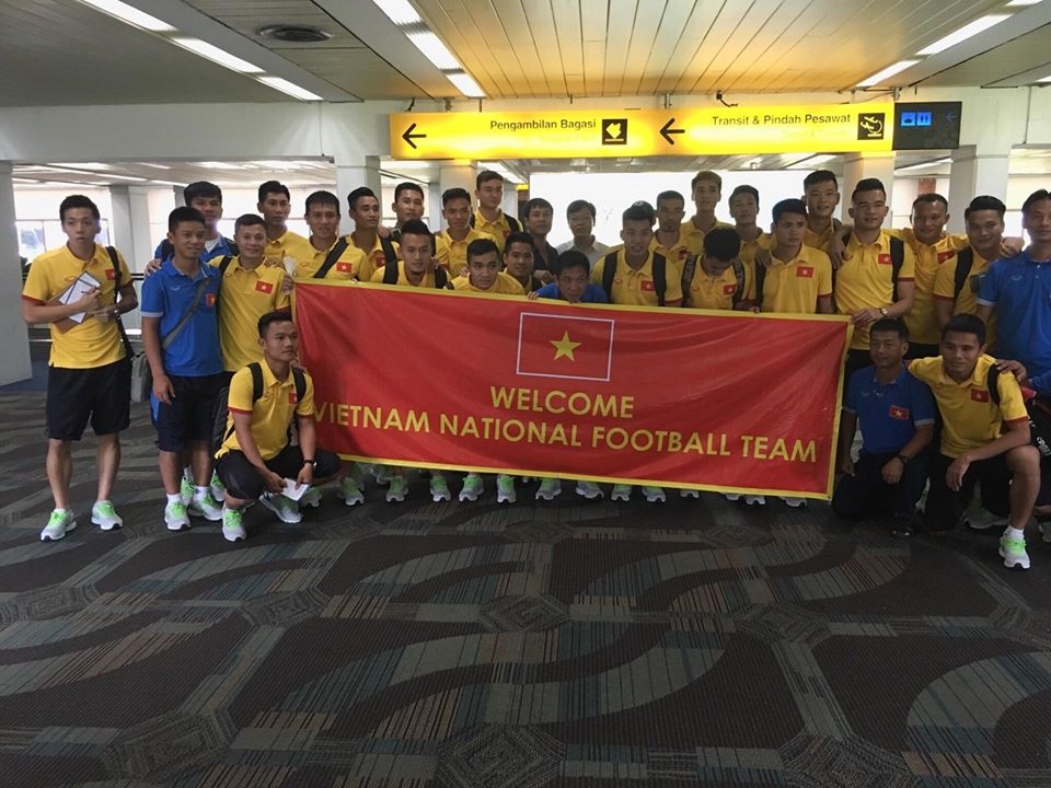 Hữu Thắng cấm cầu thủ thức khuya ảnh 1 Huu Thang cam cau thu thuc khuya anh 1