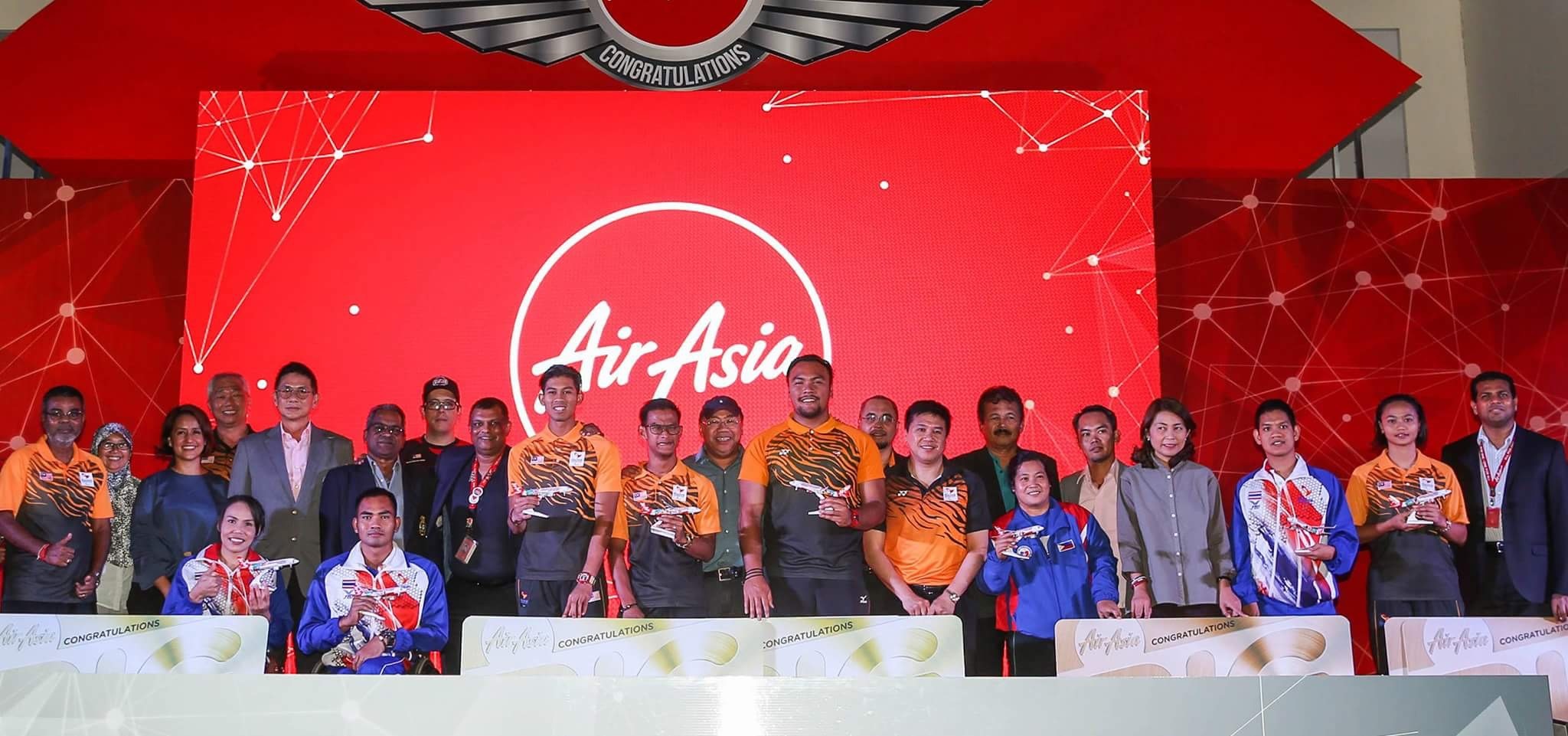 Le Van Cong duoc thuong ngang Xuan Vinh anh 2