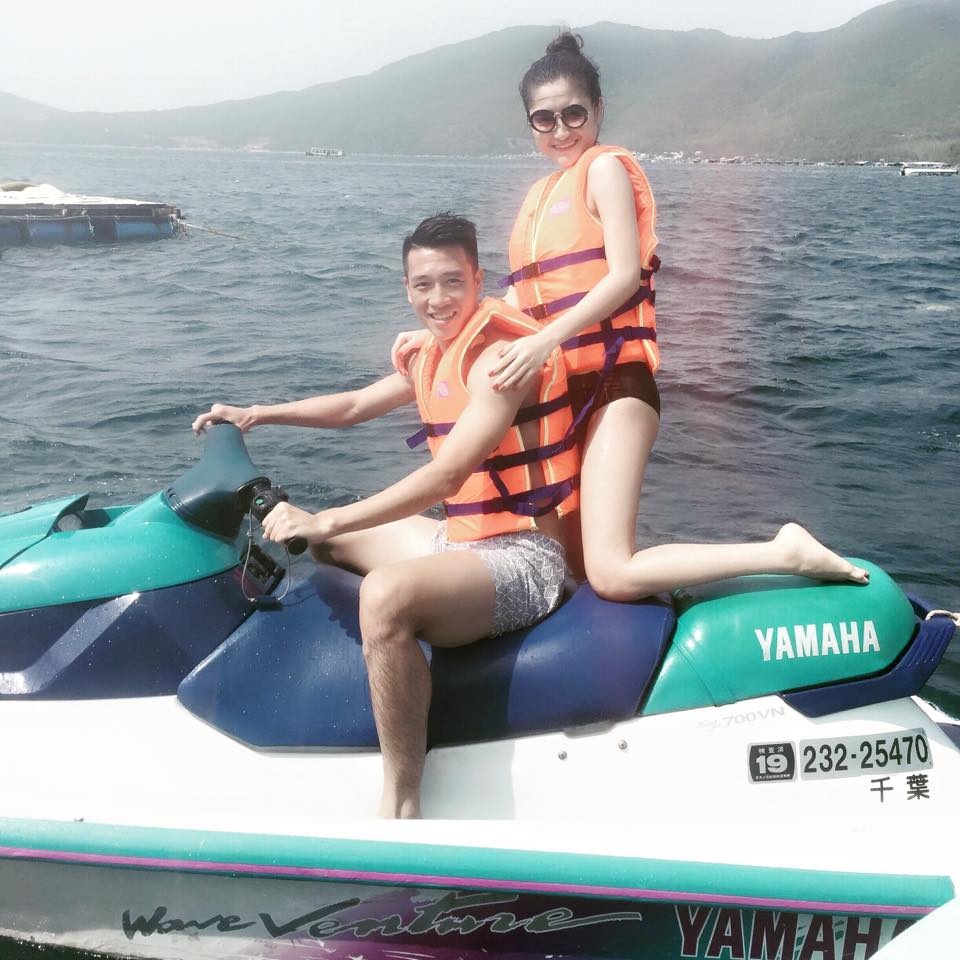 tuyen thu VN mua qua tang ban gai anh 5