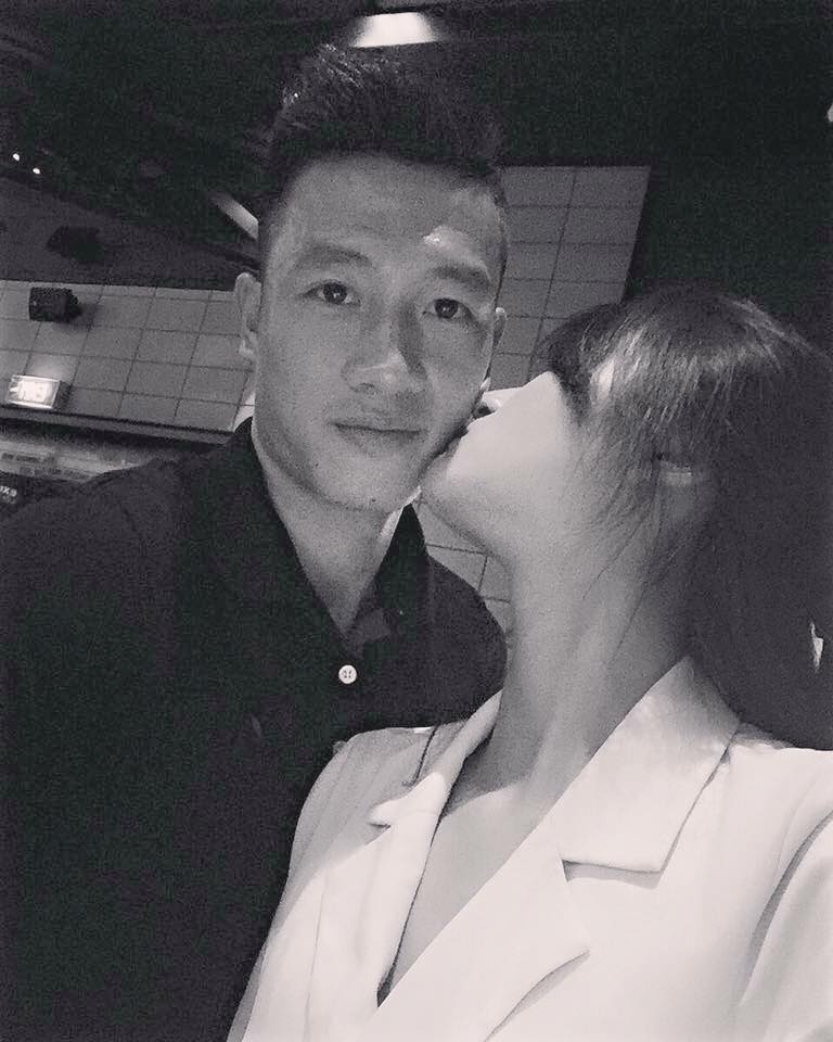 tuyen thu VN mua qua tang ban gai anh 8