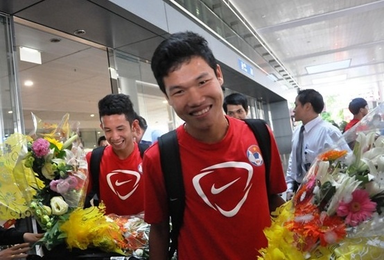 Dong Trieu, Xuan Truong chuc mung U19 Viet Nam hinh anh