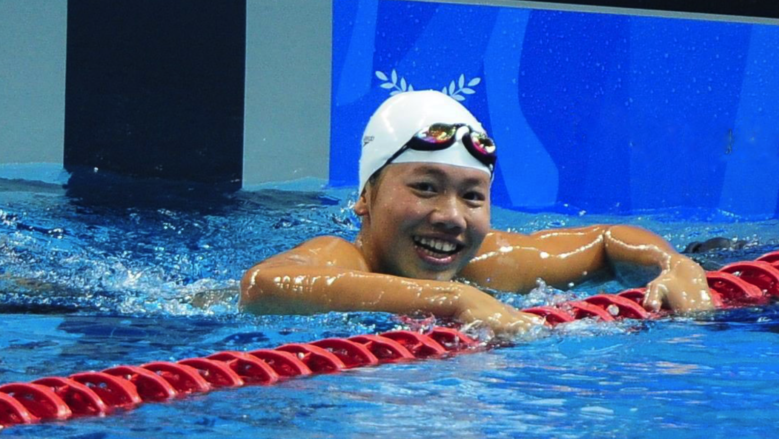 Anh Vien pha ky luc quoc gia o 200 m hon hop FINA World Cup hinh anh