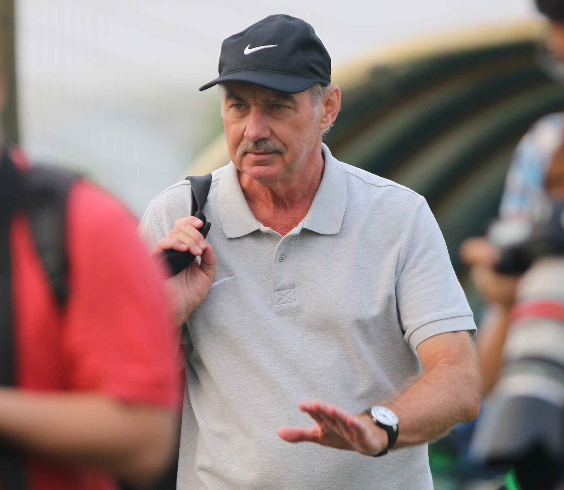 HLV Alfred Riedl noi cau voi Viet Nam anh 2