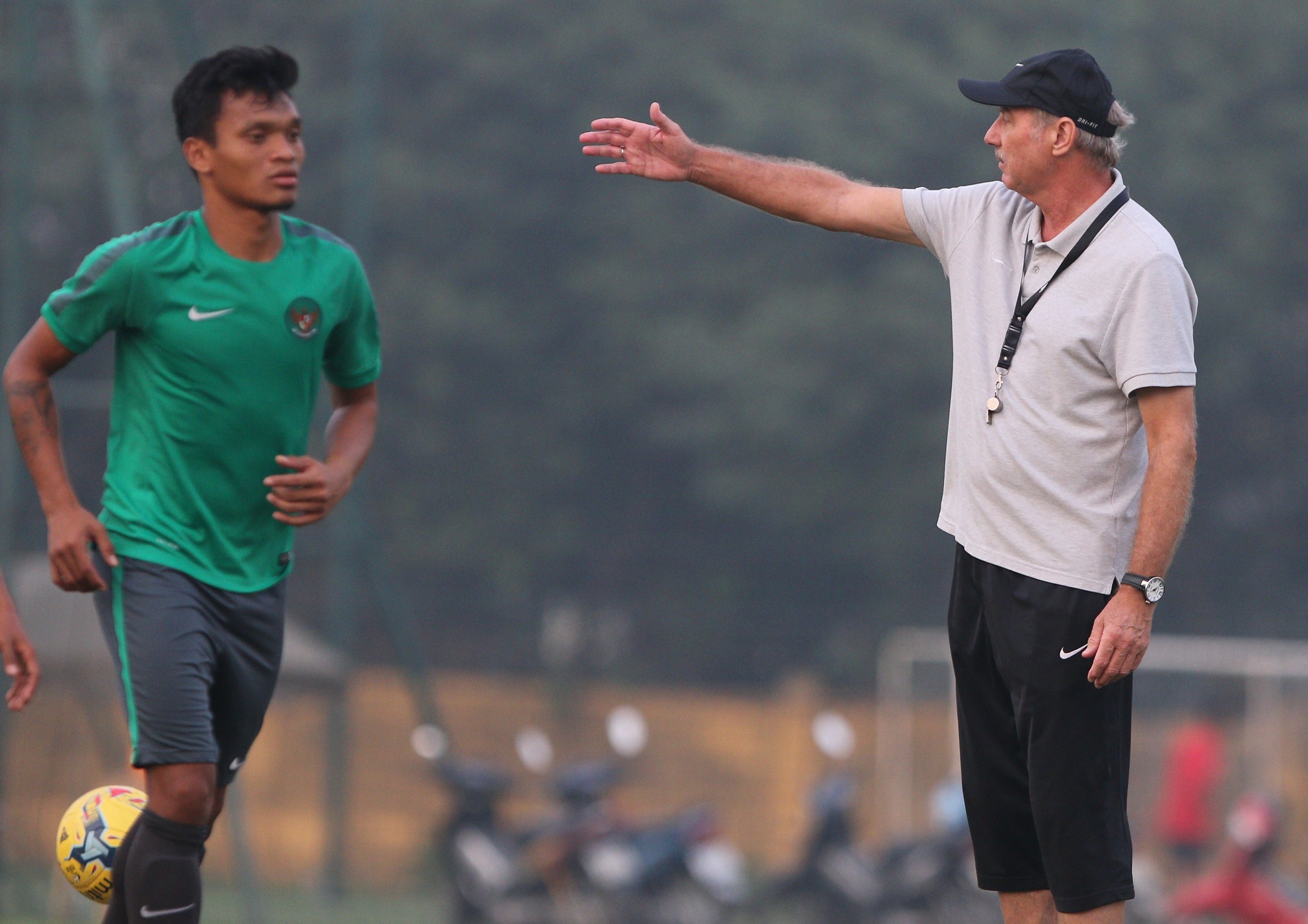 HLV Alfred Riedl noi cau voi Viet Nam anh 4