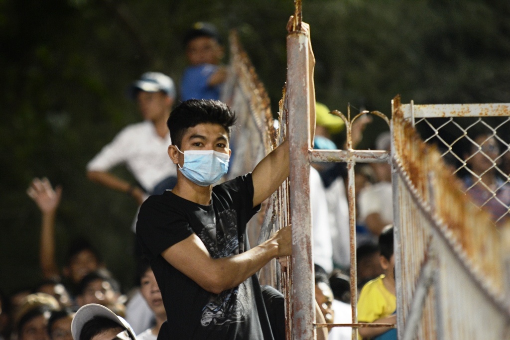 Khán giả cần thơ mạo hiểm xem ĐTVN ảnh 5 Khan gia can tho mao hiem xem DTVN anh 5