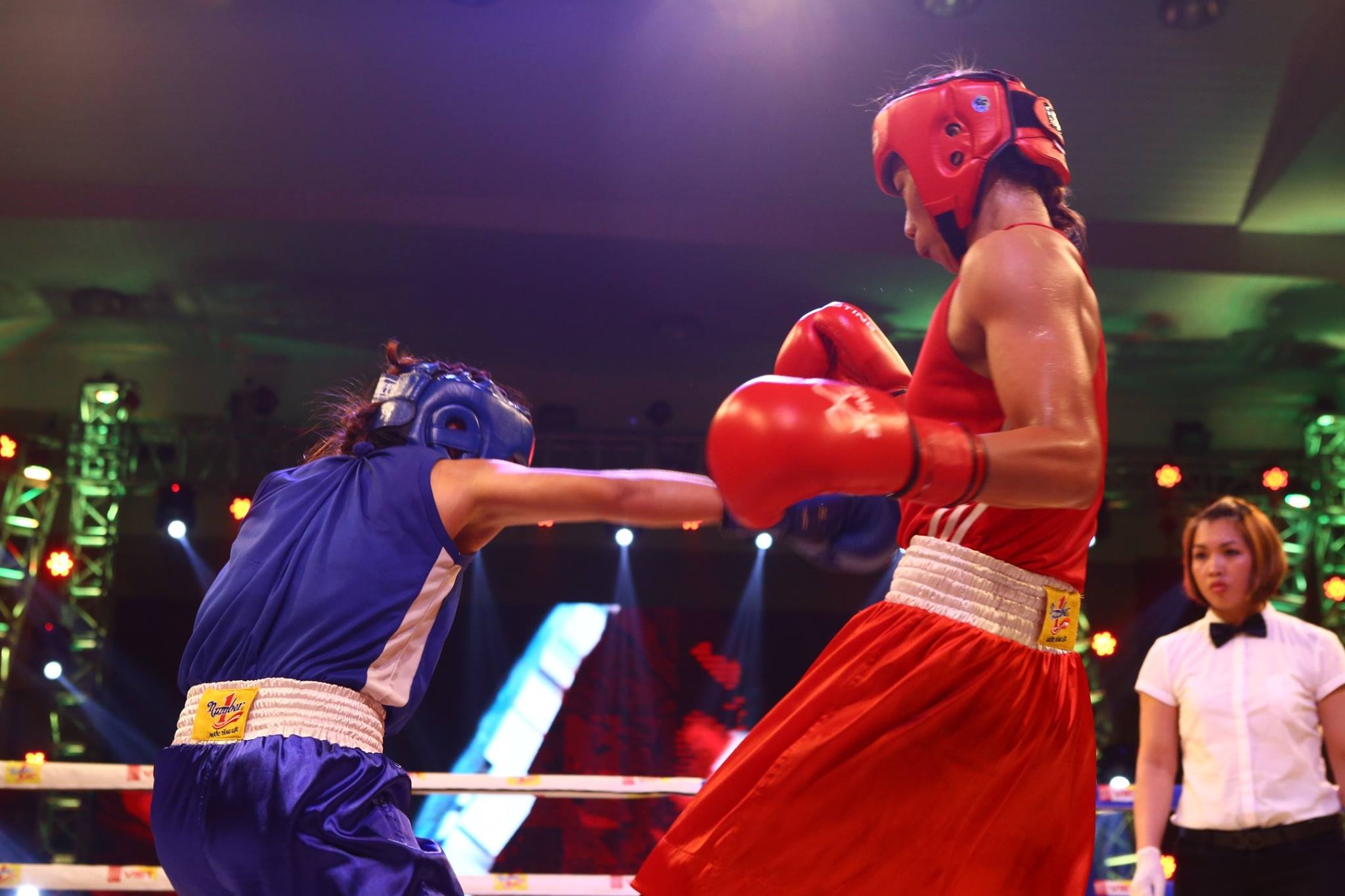 Nu vo si Hai Phong bai tran sau cu moc trung da day hinh anh