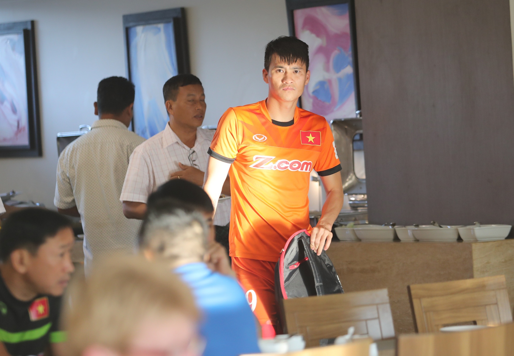 Cong Vinh, Cong Phuong an sang muon sau buoi tap the luc hinh anh