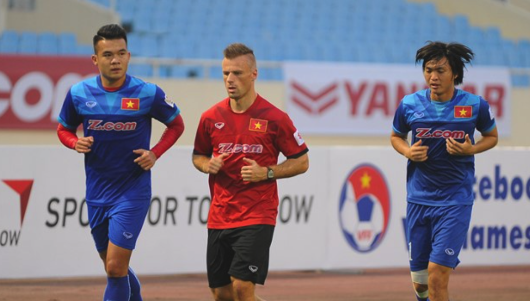 Hoang Thinh: 'Toan doi se no luc vi Tuan Anh' hinh anh