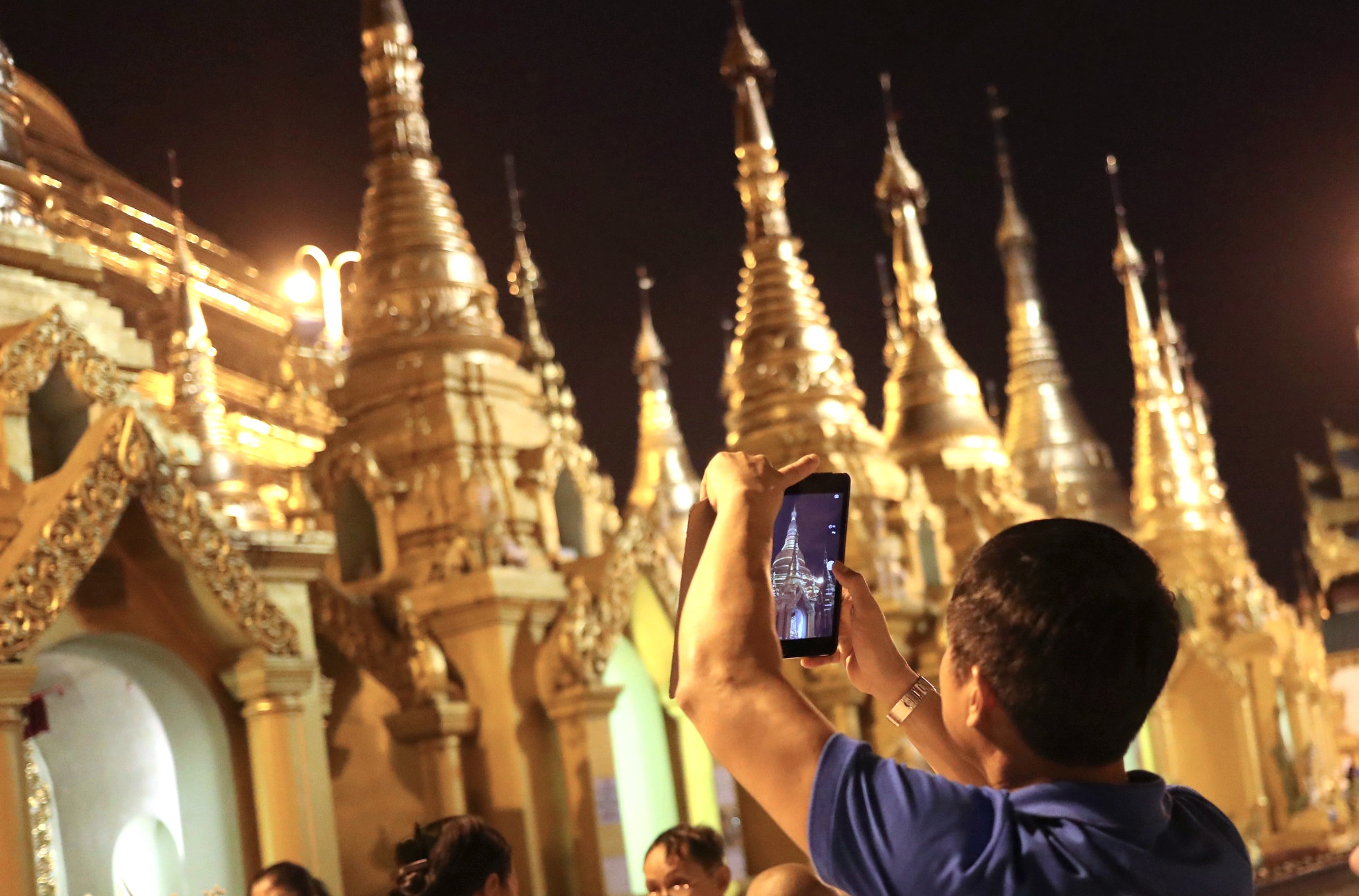 Tuyen Viet Nam di chua cau may anh 2