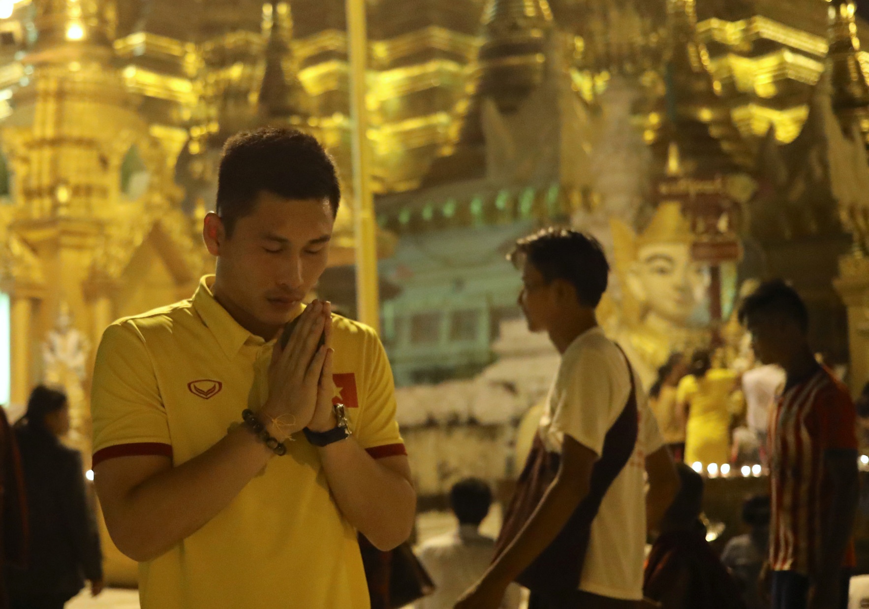 Tuyen Viet Nam di chua cau may anh 5