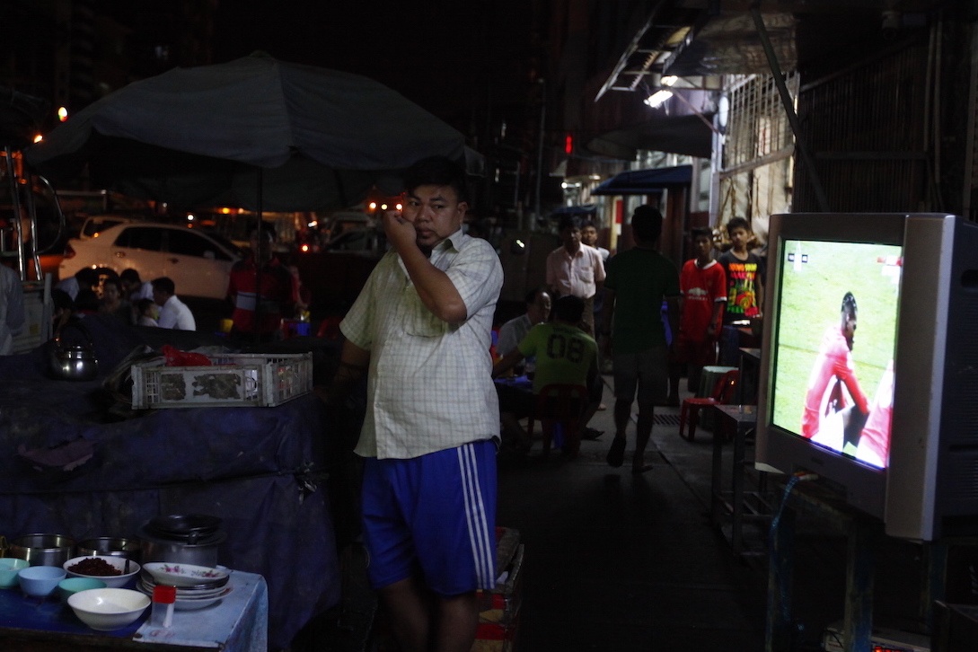 Xem Mu vs Arsenal o Myanmar anh 1