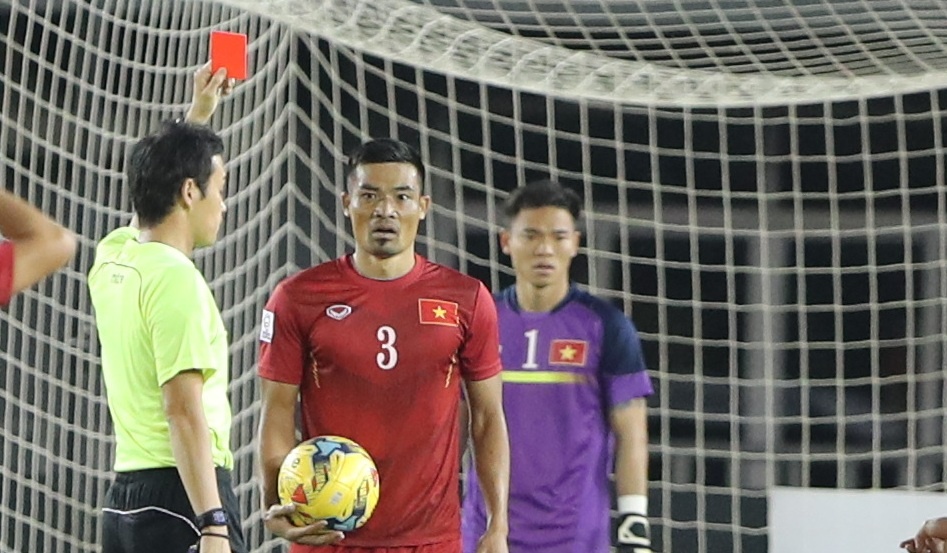 AFC phat nguoi Dinh Luat 1.000 USD hinh anh