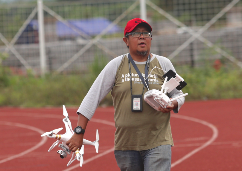 Phong vien Indonesia lam phien doi tuyen Viet Nam hinh anh