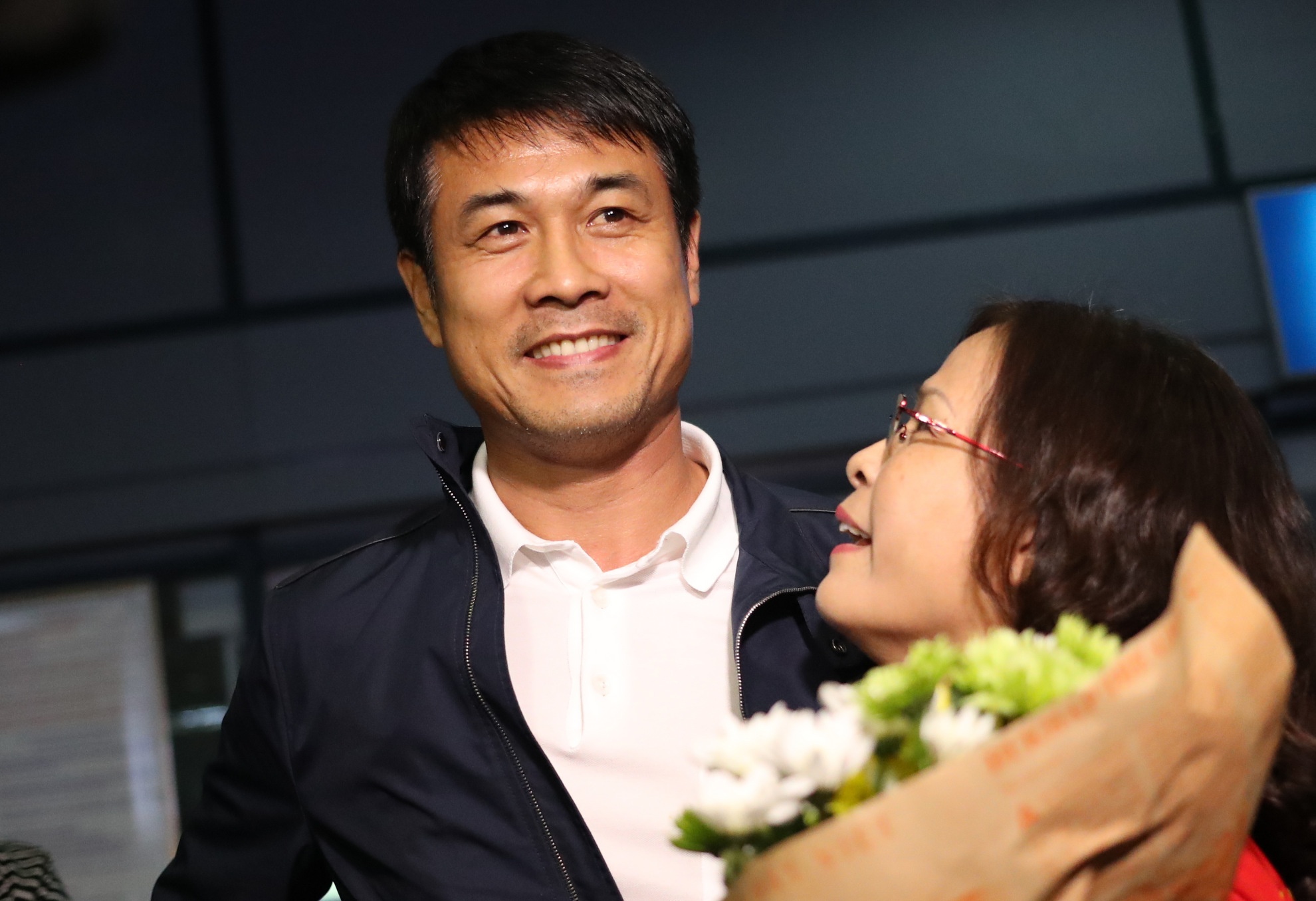 Nhom CDV nong nhiet don tuyen Viet Nam ve Ha Noi hinh anh