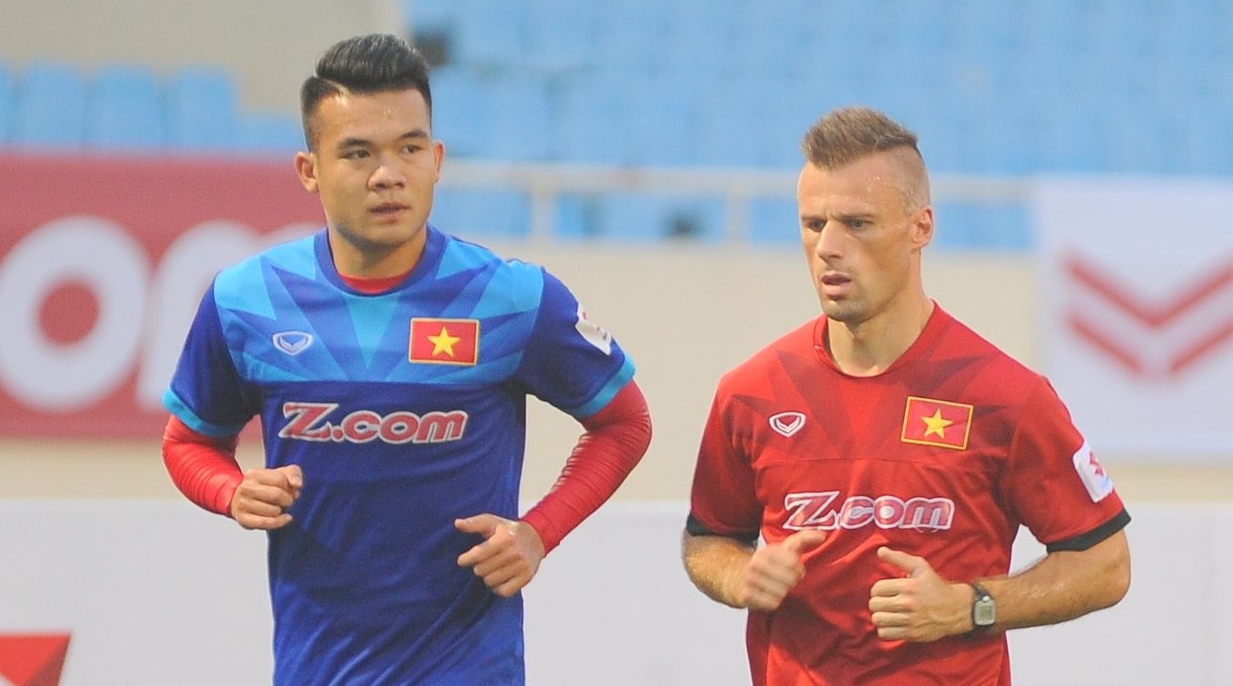 Hoang Thinh lo tran gap Indonesia vi chan thuong hinh anh