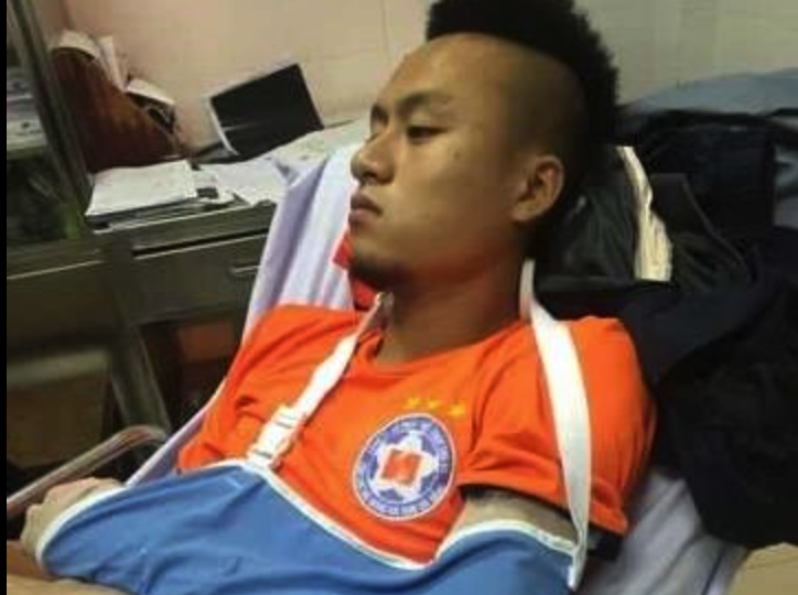 Vo Huy Toan phai phau thuat 2 lan, nghi thi dau 6 thang hinh anh