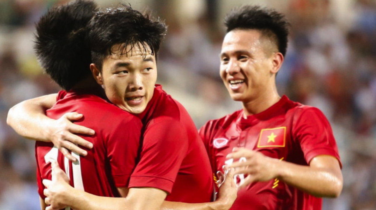 5 giai dau quan trong cua bong da Viet Nam 2017 hinh anh