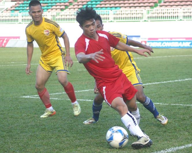 Ngoai binh 3 quoc tich ghi ban, anh 1