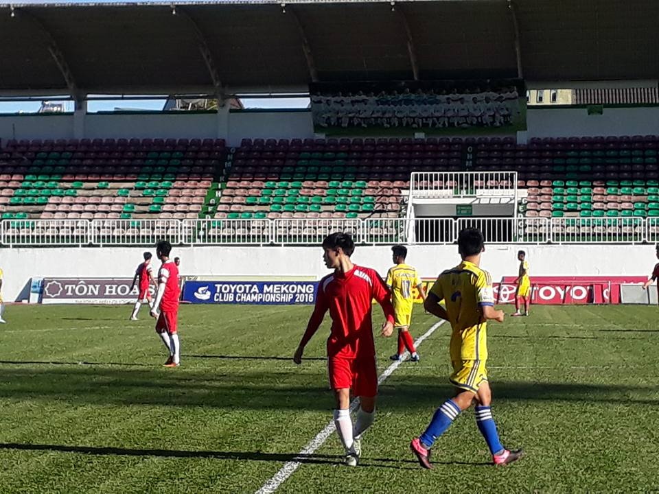 Ngoai binh 3 quoc tich ghi ban, anh 2