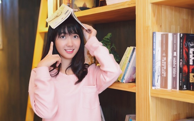 Thanh nu Bolero trao giai qua bong vang, anh 2