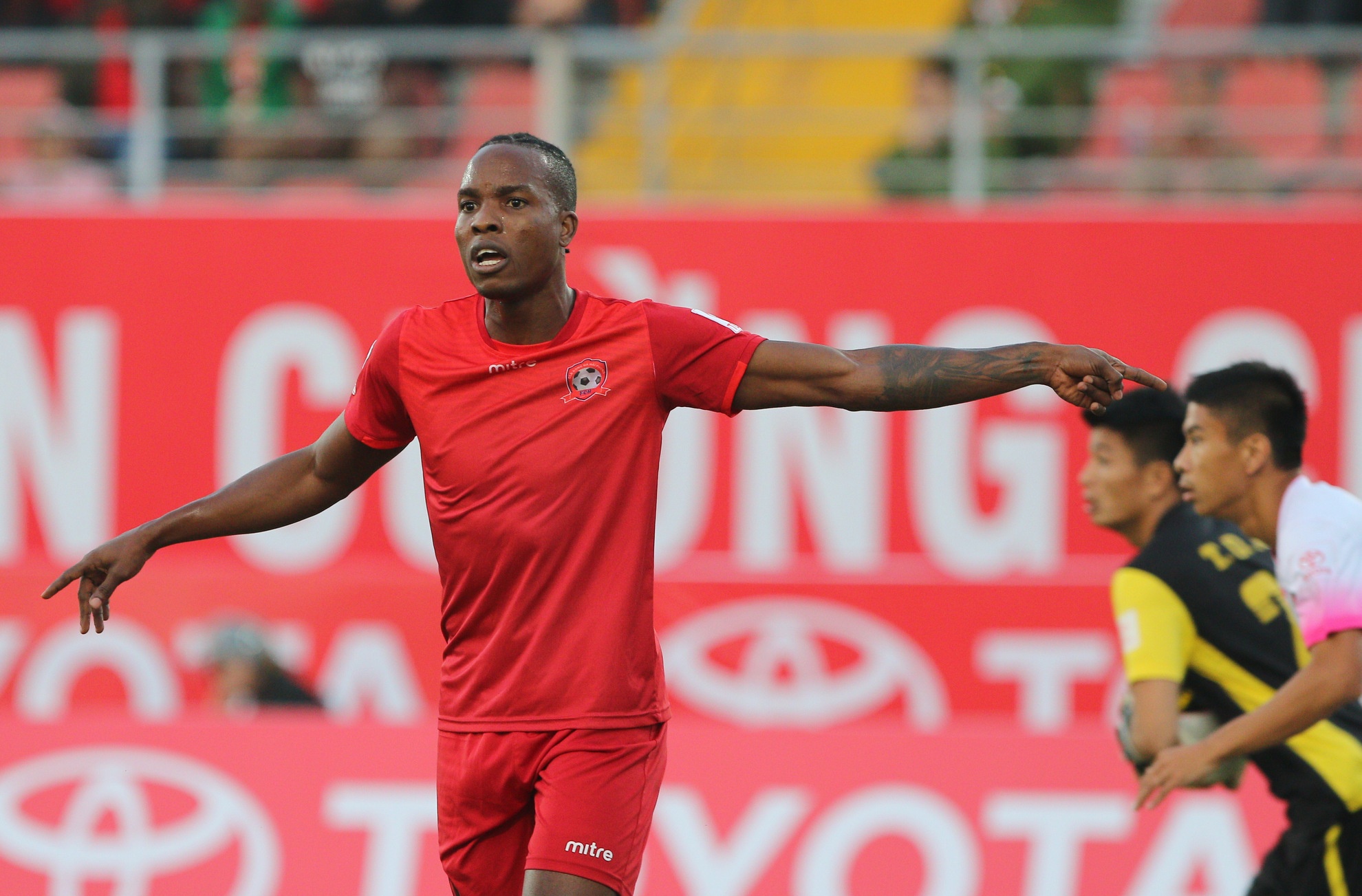 Binh luan V.League tu quan tra da, anh 3