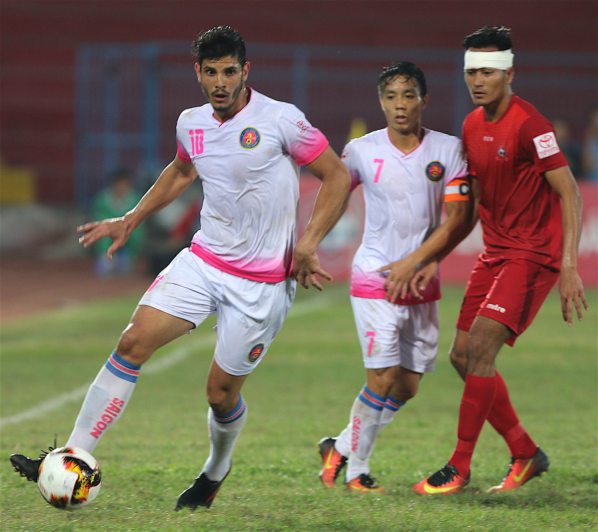 Binh luan V.League tu quan tra da, anh 5