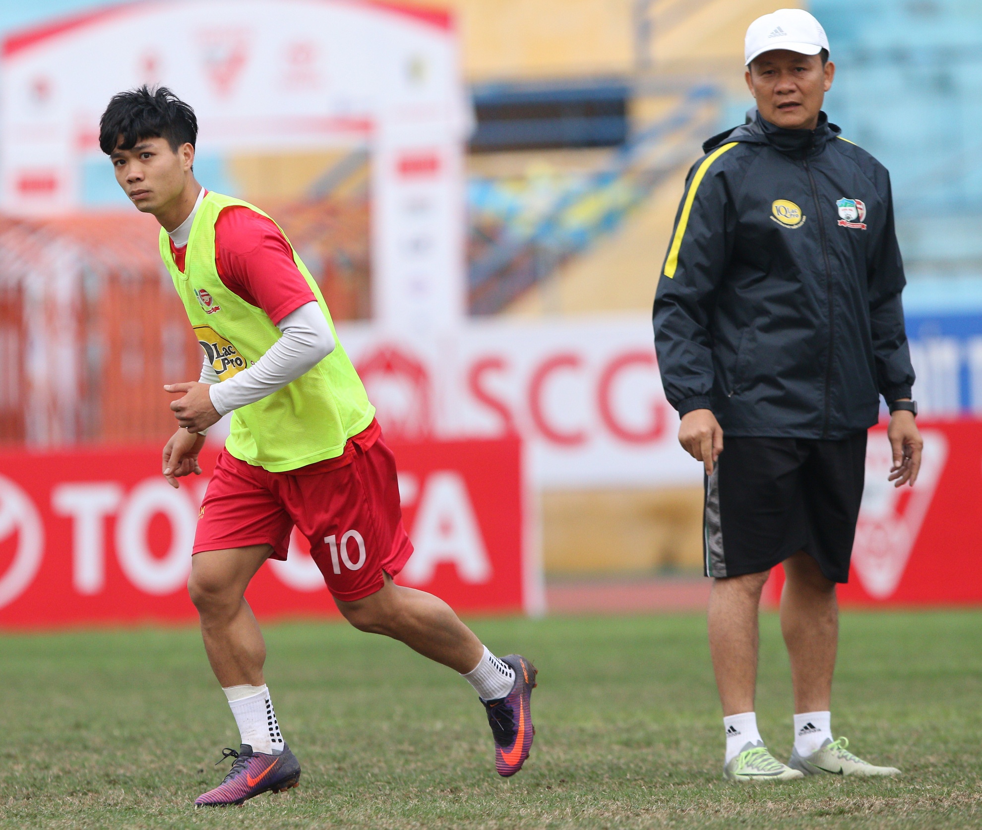 Cong Phuong va HAGL tap truoc tran Ha Noi anh 2