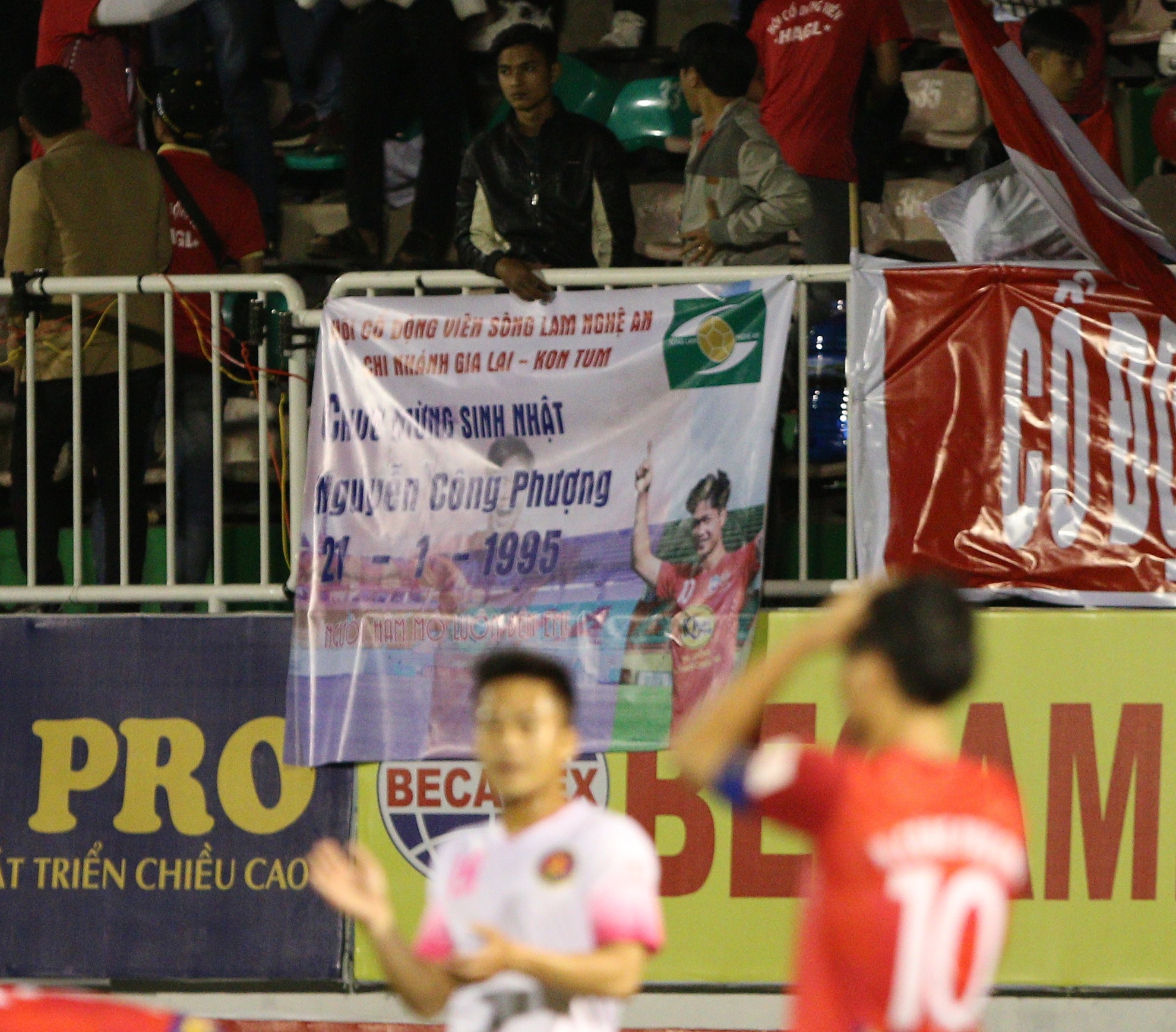 Van Toan tuc gian do Cong Phuong, anh 7