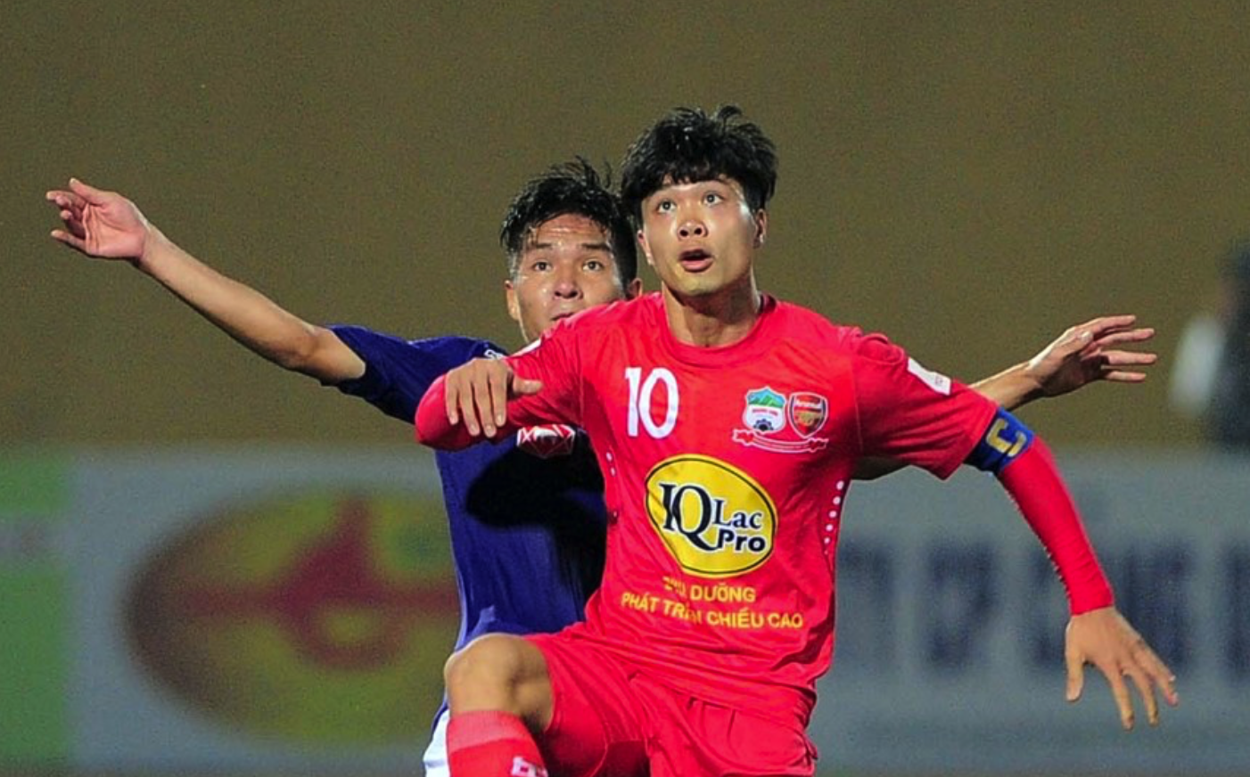 Vong 4 V.League: HAGL se cat mach thua? hinh anh