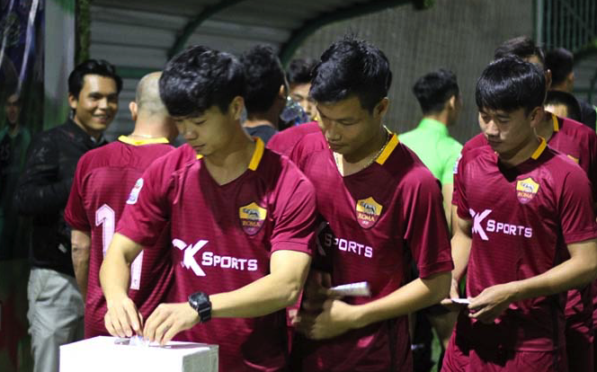 Van Toan, Cong Phuong da phui lam tu thien truoc nghi Tet hinh anh