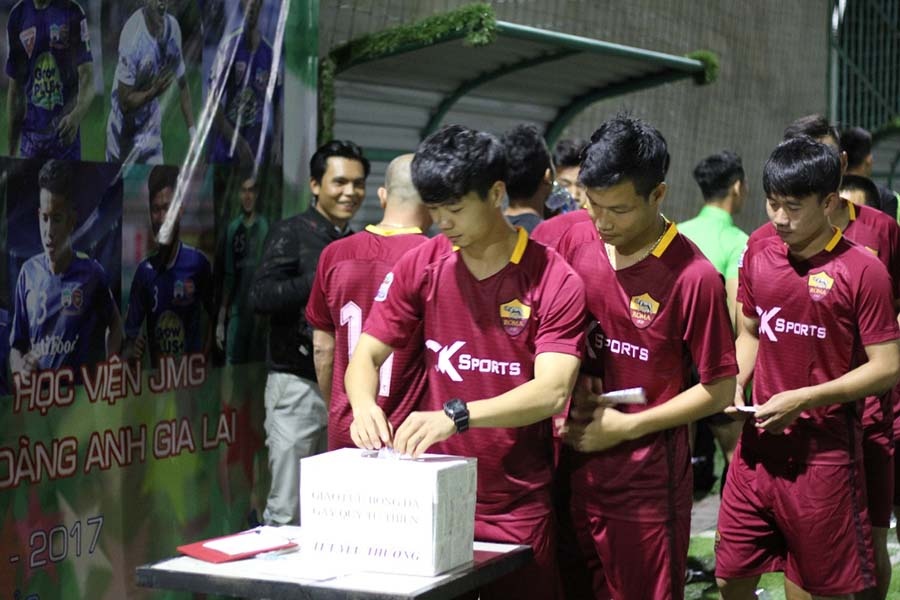 Cong Phuong lam tu thien, anh 1