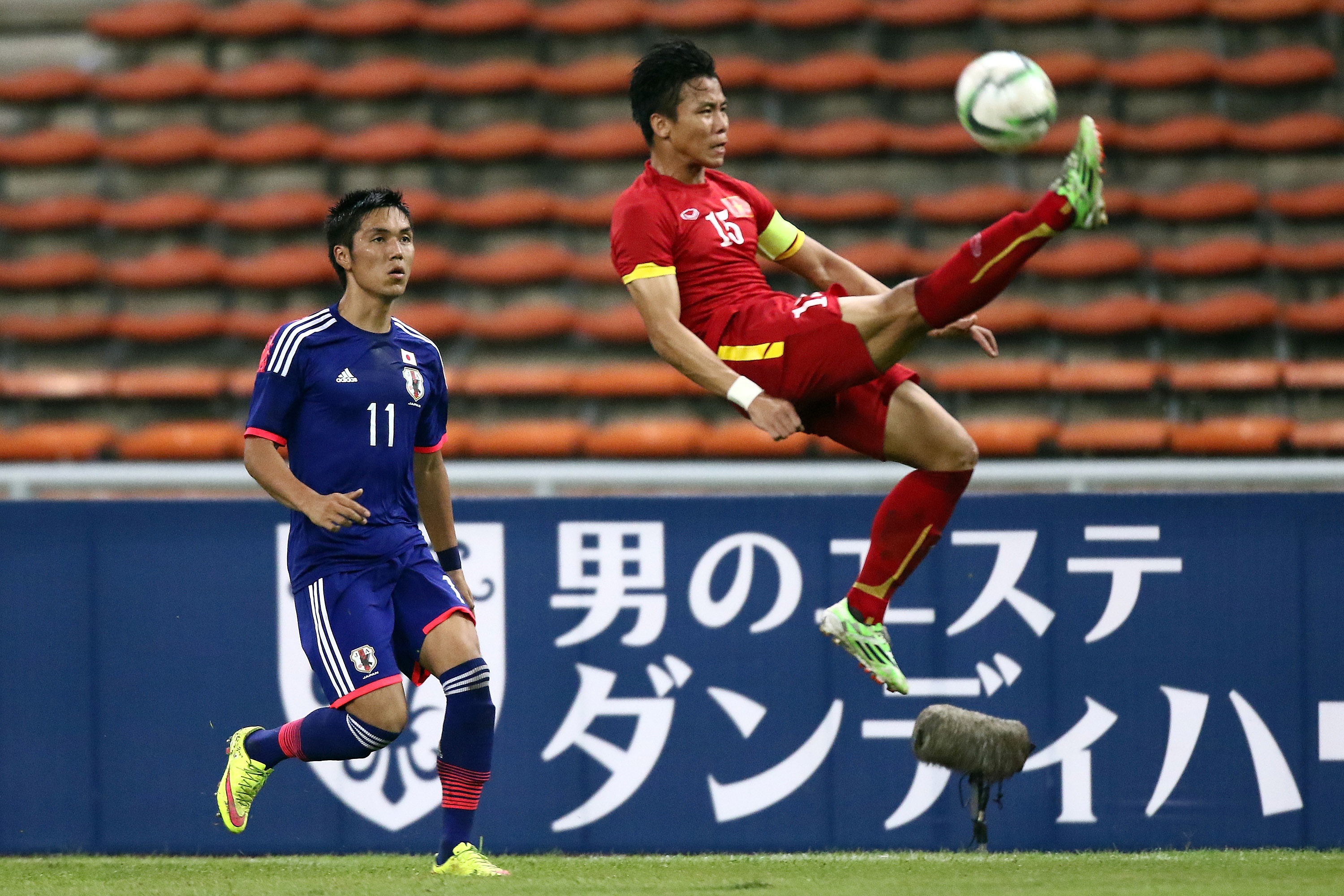 Cau thu tuoi ga cua bong da Viet anh 1