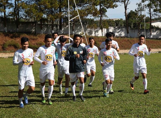 Nu tuyen thu lam ruong dip Tet anh 3