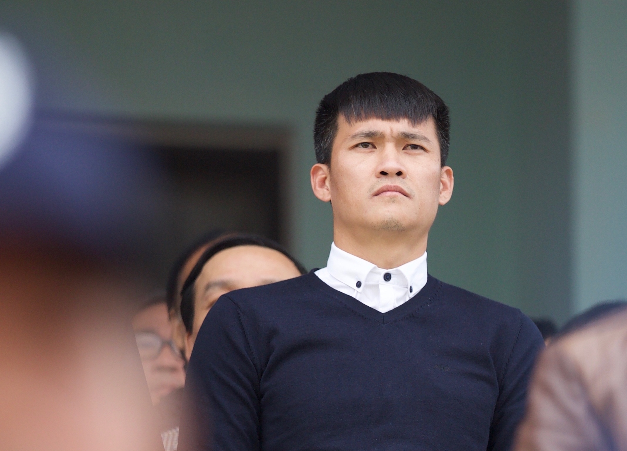 Cong Vinh lo toc bac tren san Thanh Hoa hinh anh