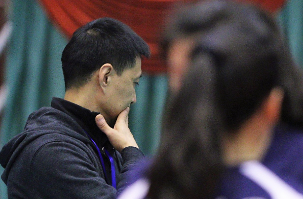 HLV Trung Quoc lang nguoi vi thua trang bong chuyen nu VN hinh anh